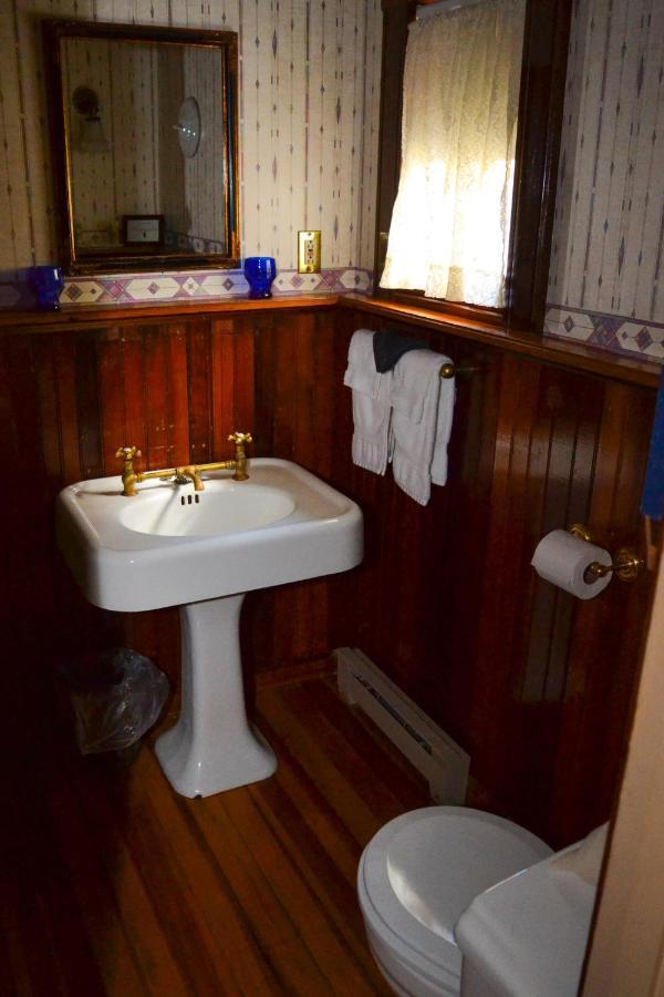 Black Friar Inn And Pub บาร์ฮาเบอร์ ภายนอก รูปภาพ